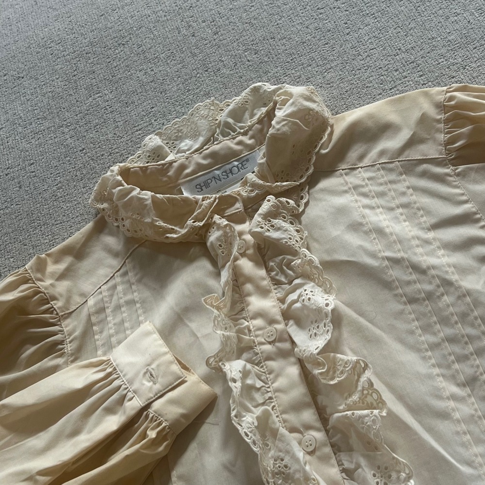 Vintage Ship n Shore Cream Ruffle Eyelet Lace Blouse Pintuck Victorian Top Sz 12